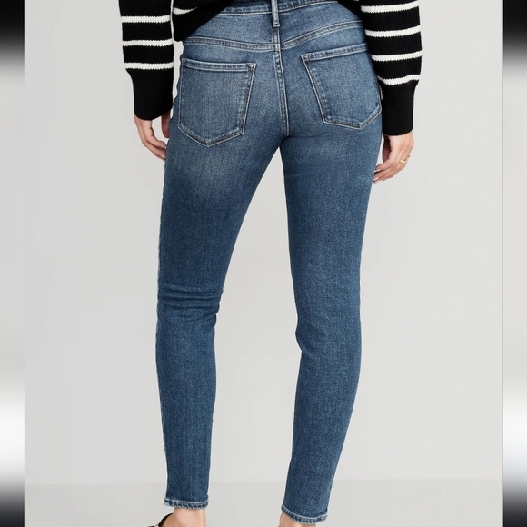 Old Navy Mid-Rise Rockstar Super-Skinny Jeans Size 16 – Curve-Hugging Fit! - Picture 6 of 6